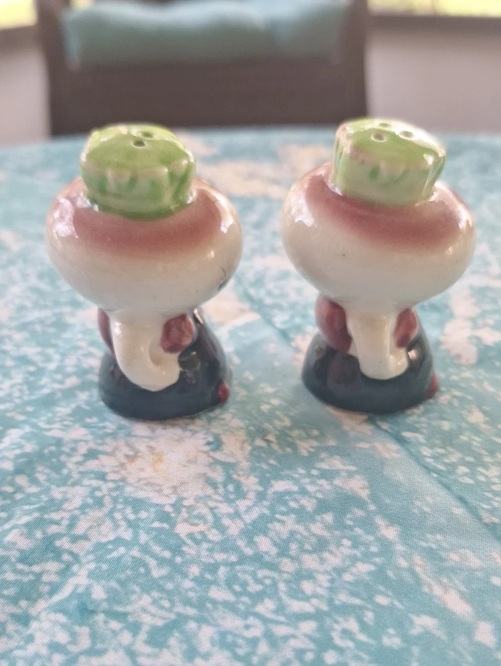 Anthropomorphic Vintage Cute Green-Hat Ceramic Radish Salt and Pepper Shaker Set